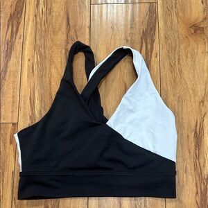 Chic Black and White Women's Sports Bra